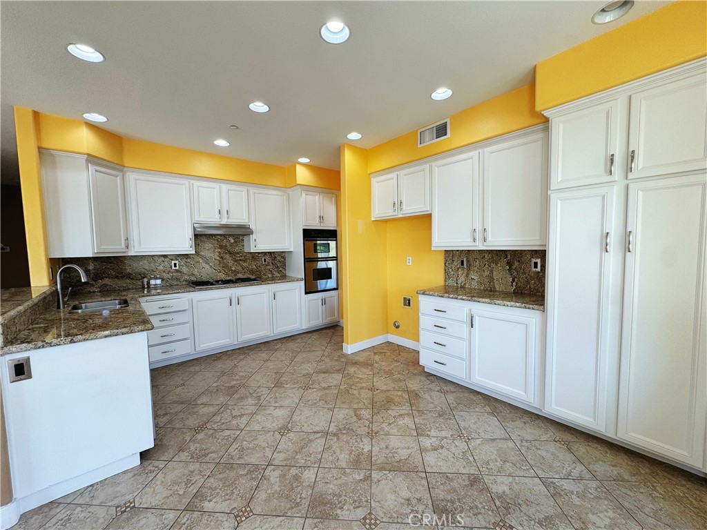 6789 Gilbert Place