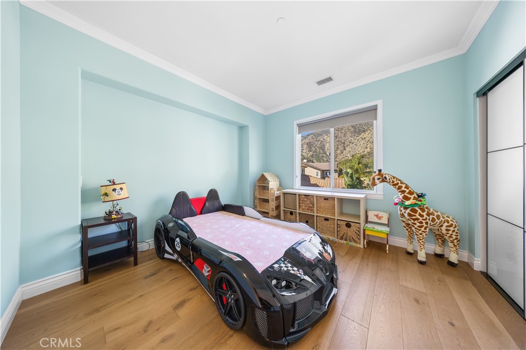 20 Turning Leaf Way