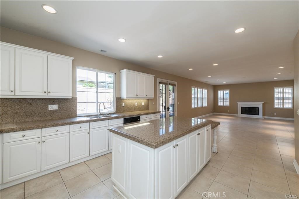 3955 E Callaway Drive