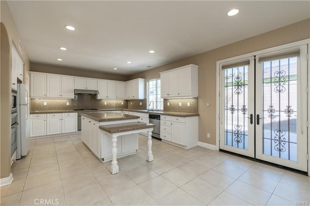 3955 E Callaway Drive