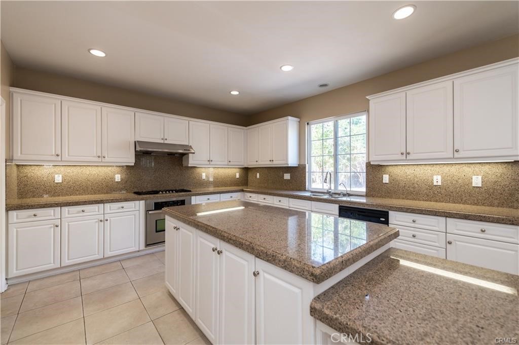 3955 E Callaway Drive