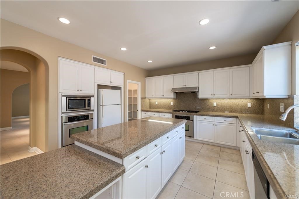 3955 E Callaway Drive