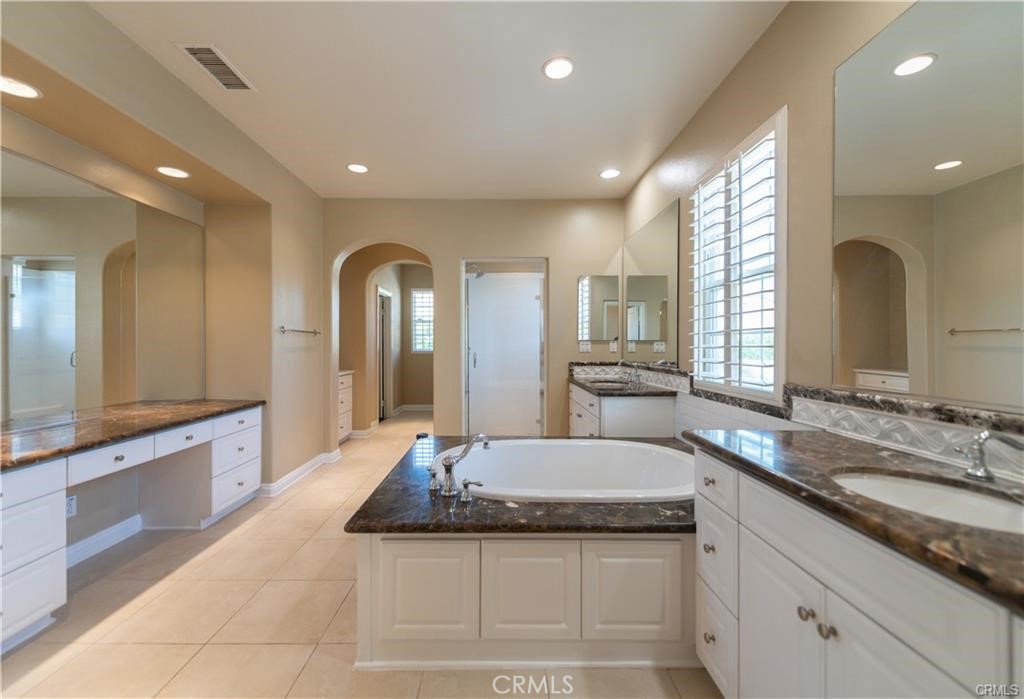 3955 E Callaway Drive