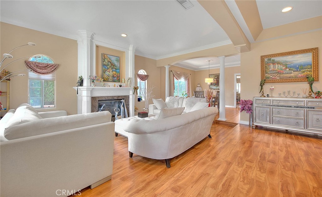 2049 Terrebonne Avenue