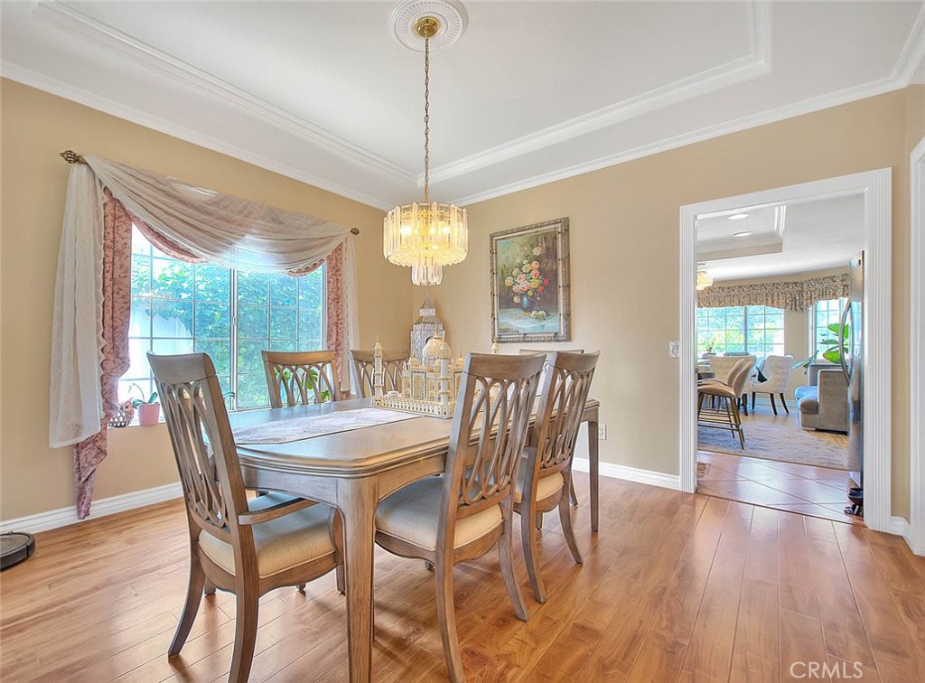 2049 Terrebonne Avenue