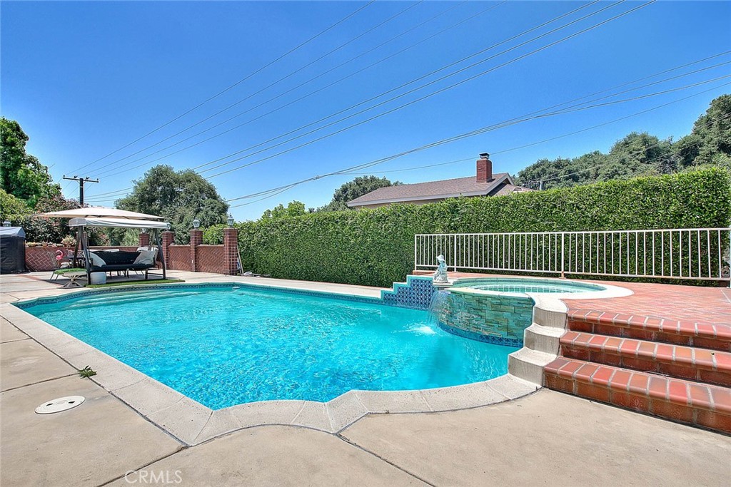 2049 Terrebonne Avenue