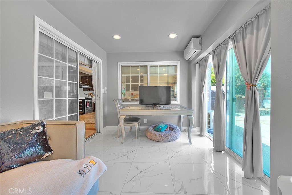 2049 Terrebonne Avenue