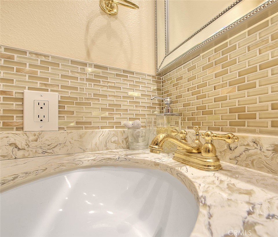 2049 Terrebonne Avenue