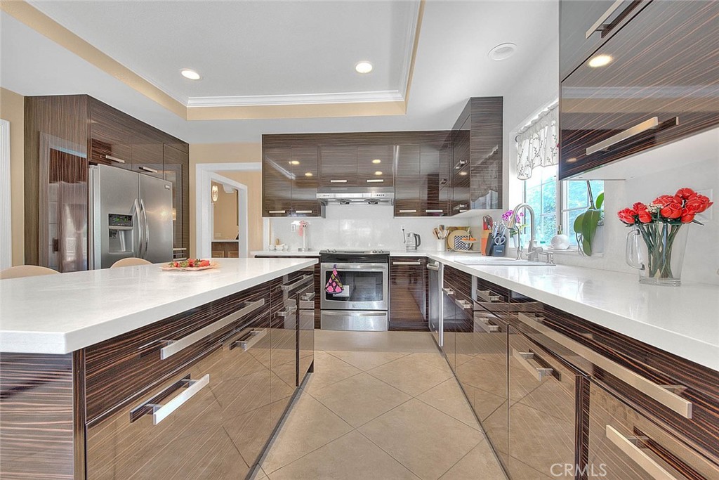 2049 Terrebonne Avenue