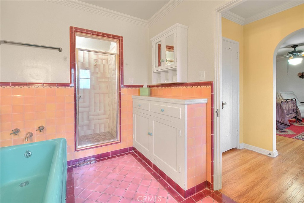 1276 Hillcrest Drive