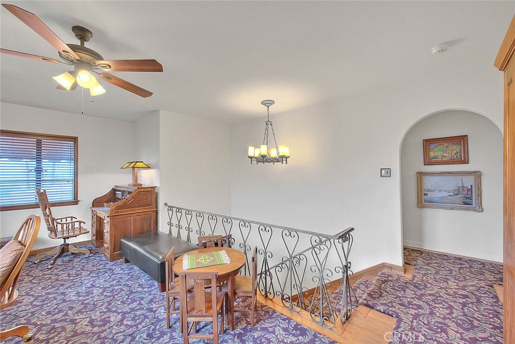 1276 Hillcrest Drive