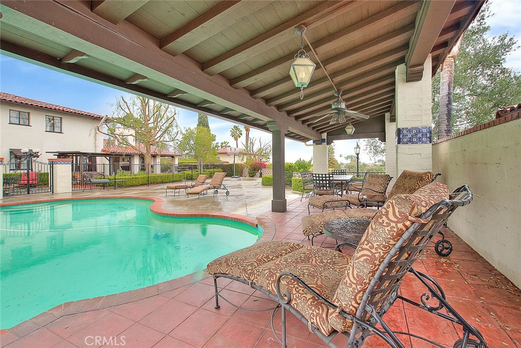 1276 Hillcrest Drive
