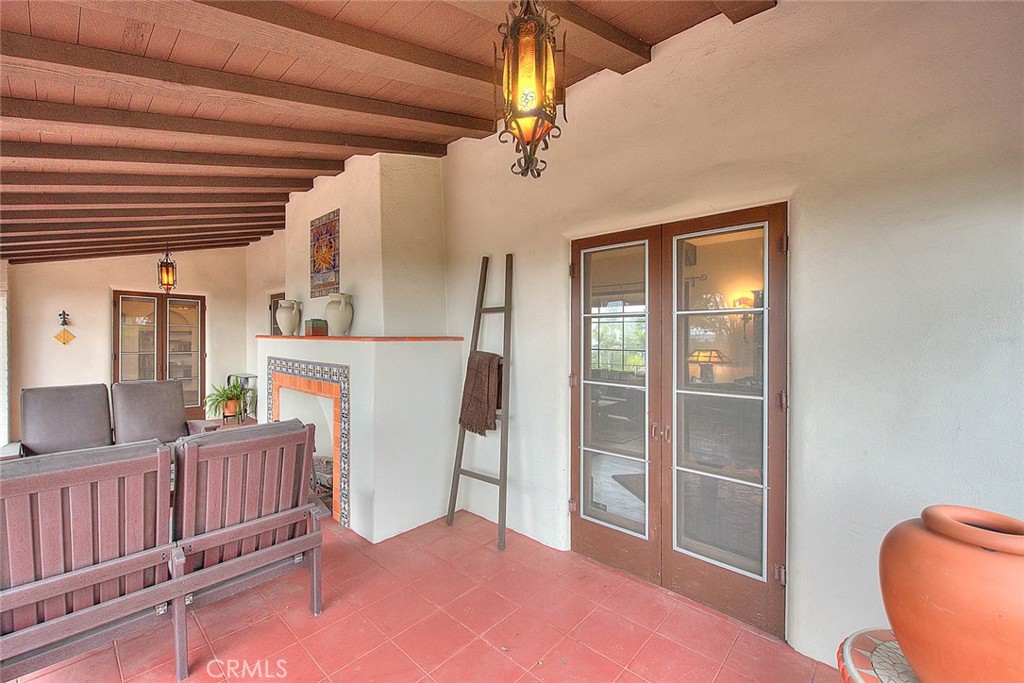 1276 Hillcrest Drive