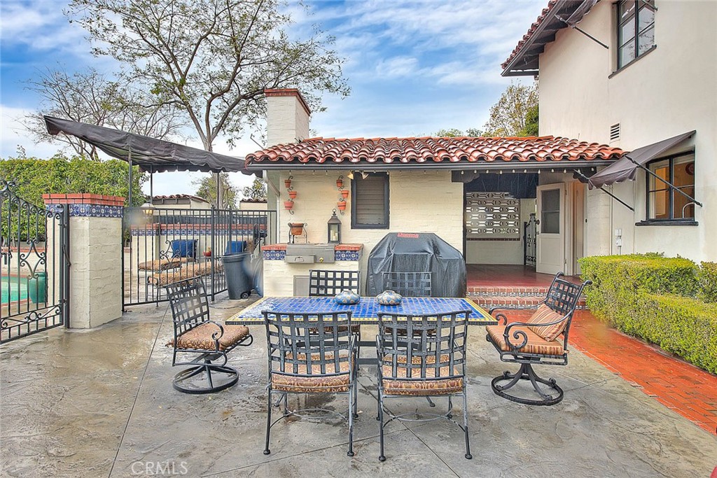 1276 Hillcrest Drive