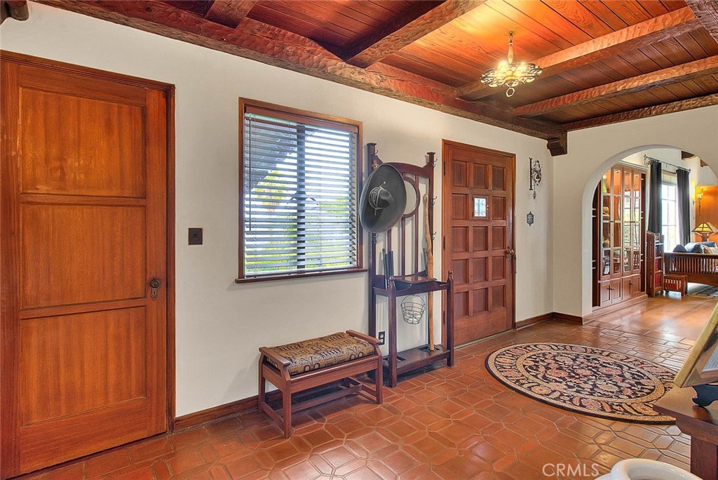 1276 Hillcrest Drive