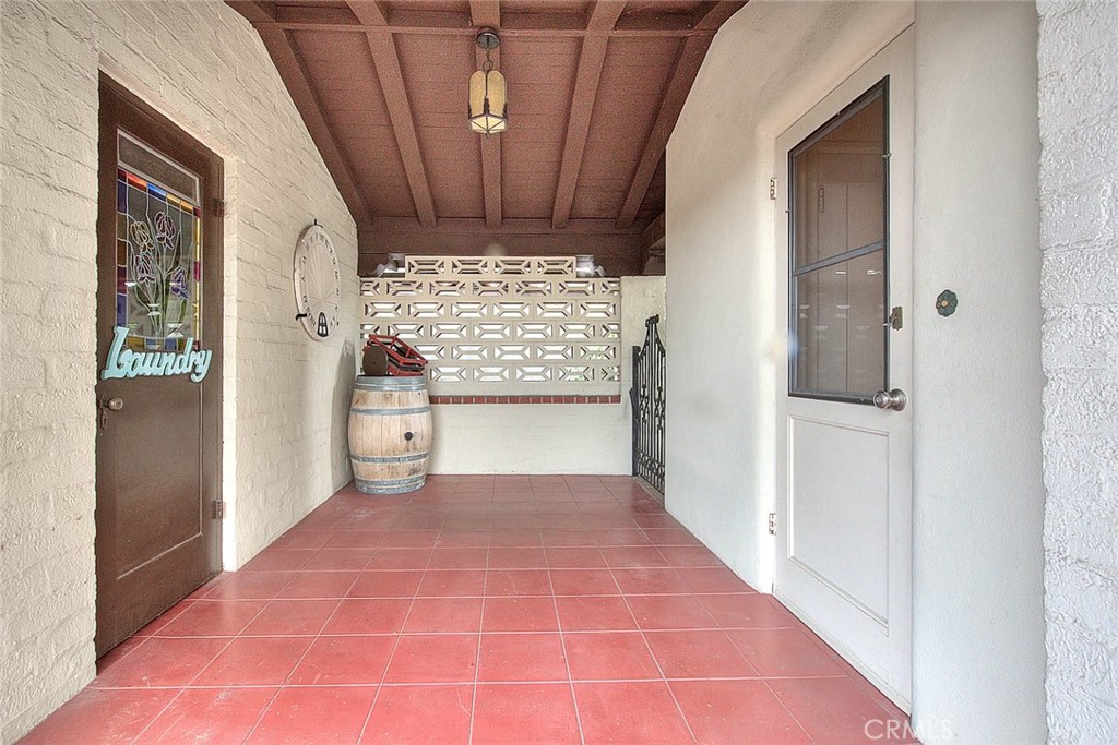 1276 Hillcrest Drive