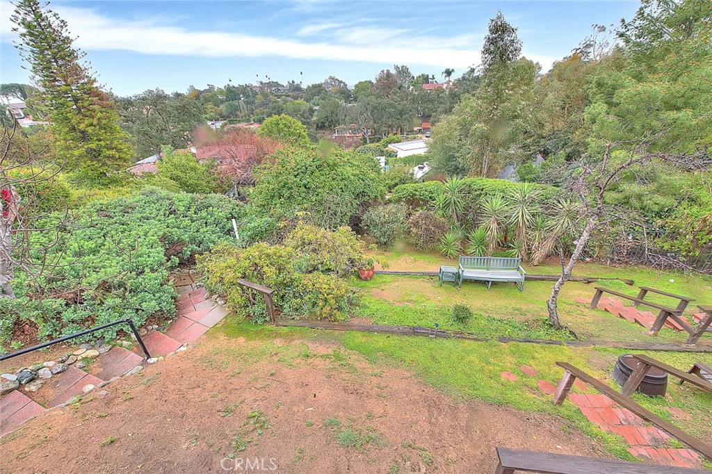 1276 Hillcrest Drive