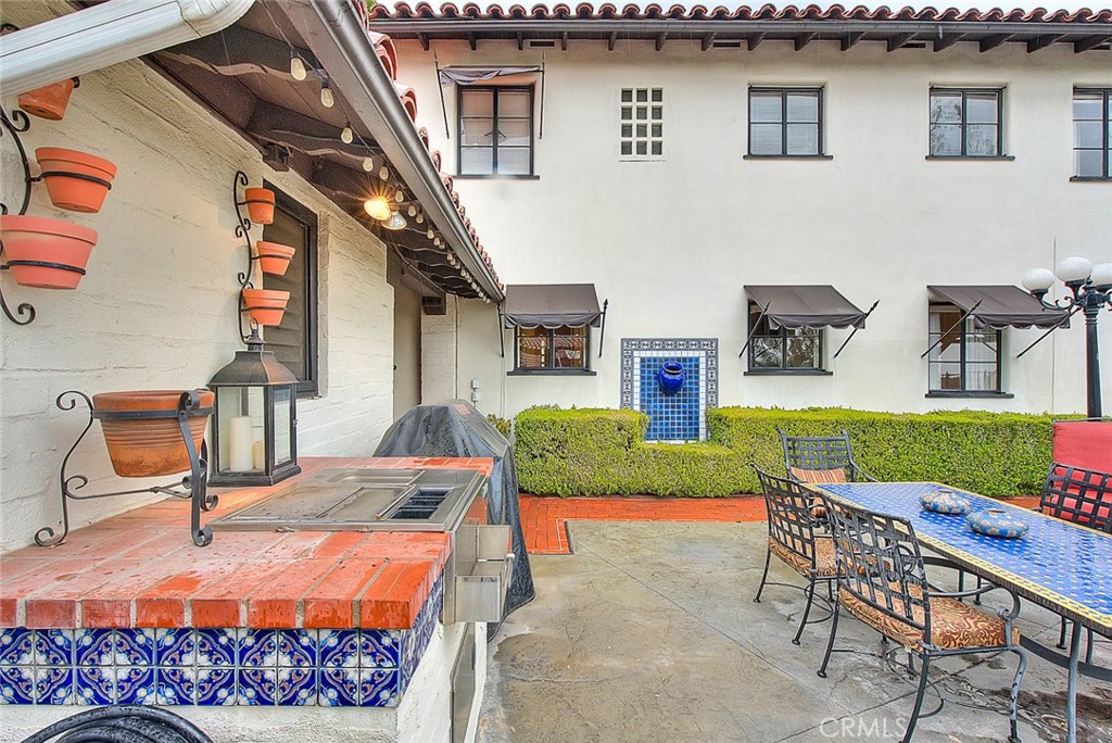 1276 Hillcrest Drive