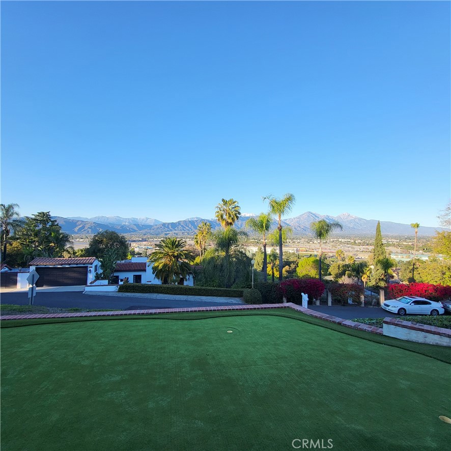 1276 Hillcrest Drive