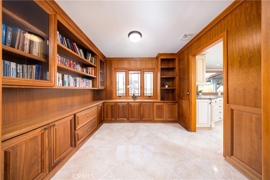 1523 Autumn Hill Road