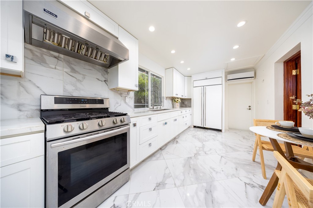 1523 Autumn Hill Road