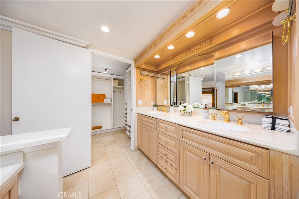 1523 Autumn Hill Road