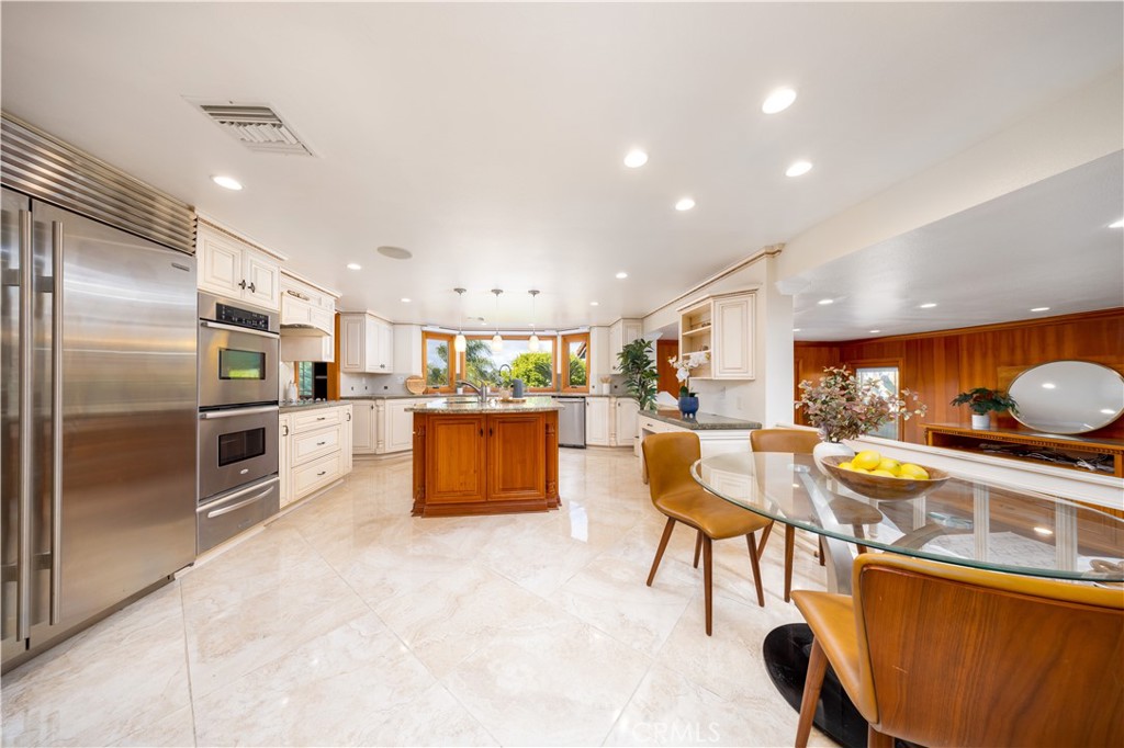 1523 Autumn Hill Road