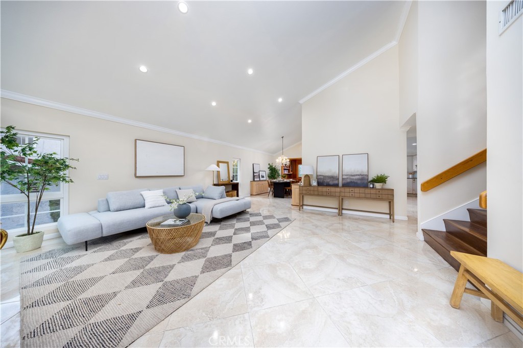 1523 Autumn Hill Road