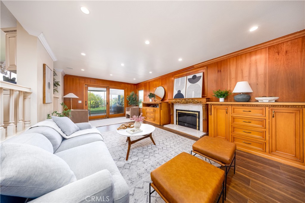 1523 Autumn Hill Road