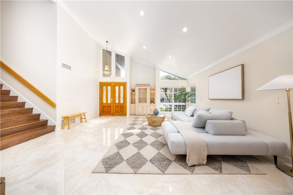 1523 Autumn Hill Road