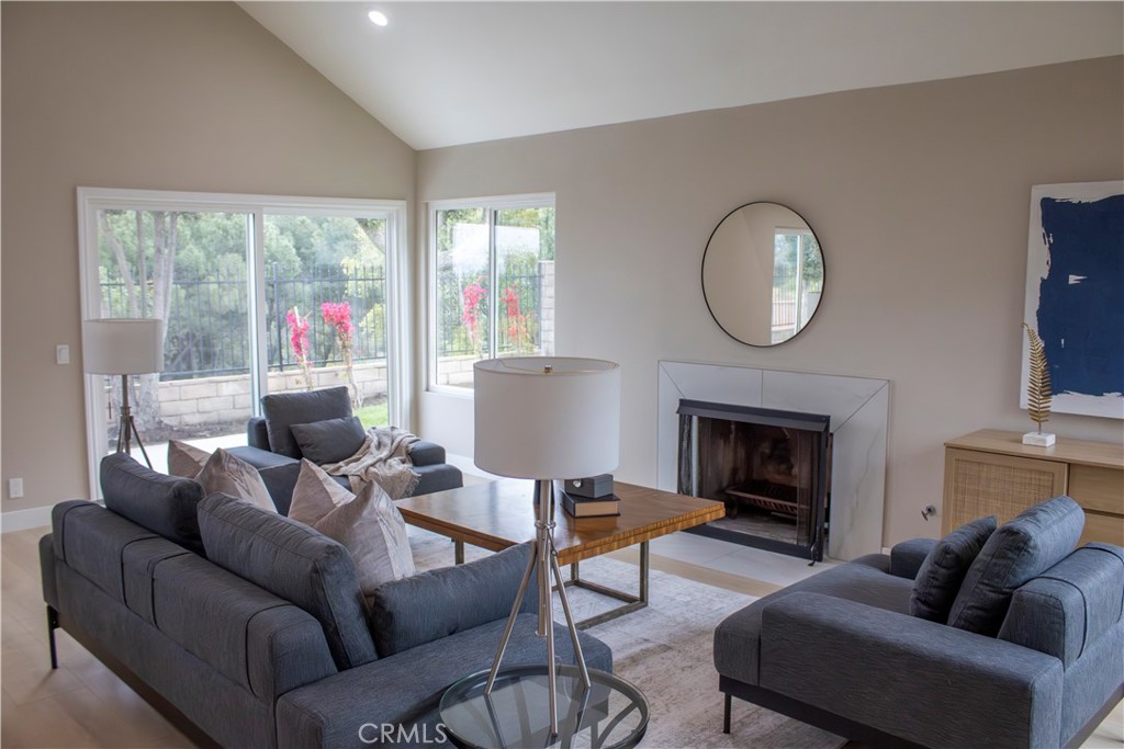 3302 Dolonita Avenue