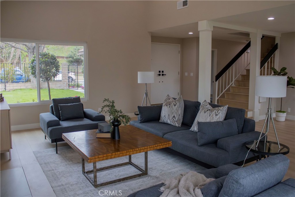 3302 Dolonita Avenue