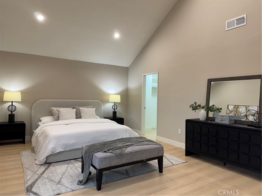 3302 Dolonita Avenue