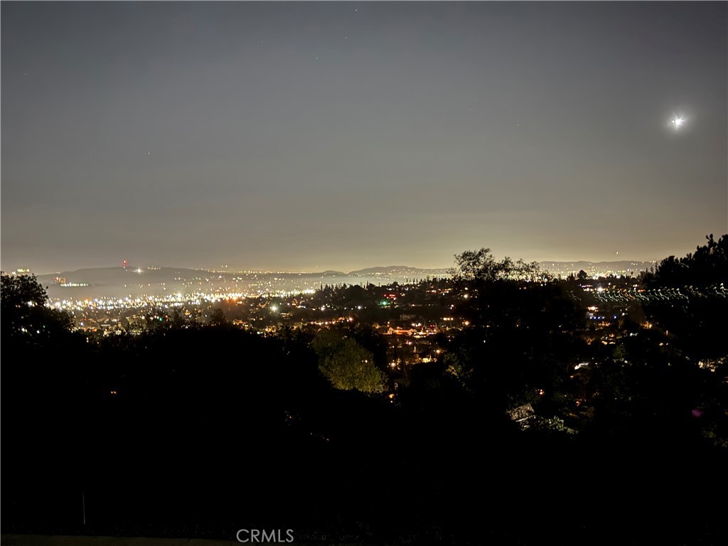 3302 Dolonita Avenue