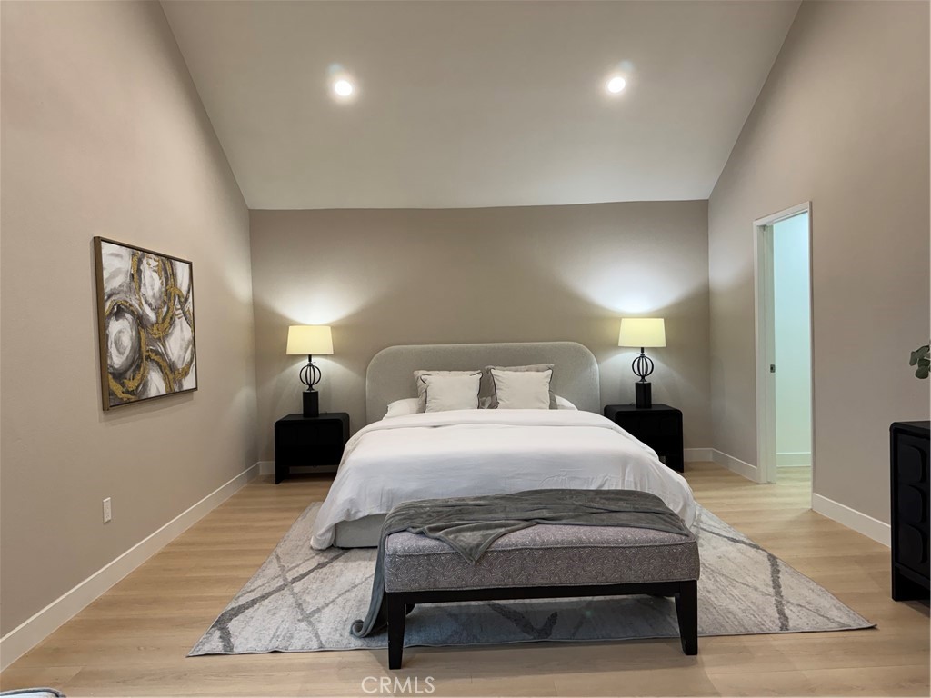 3302 Dolonita Avenue