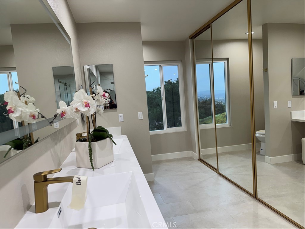 3302 Dolonita Avenue