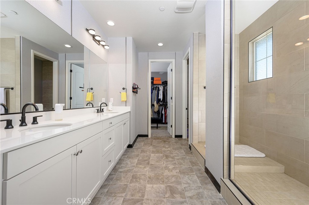 16009 Gardenhouse Avenue