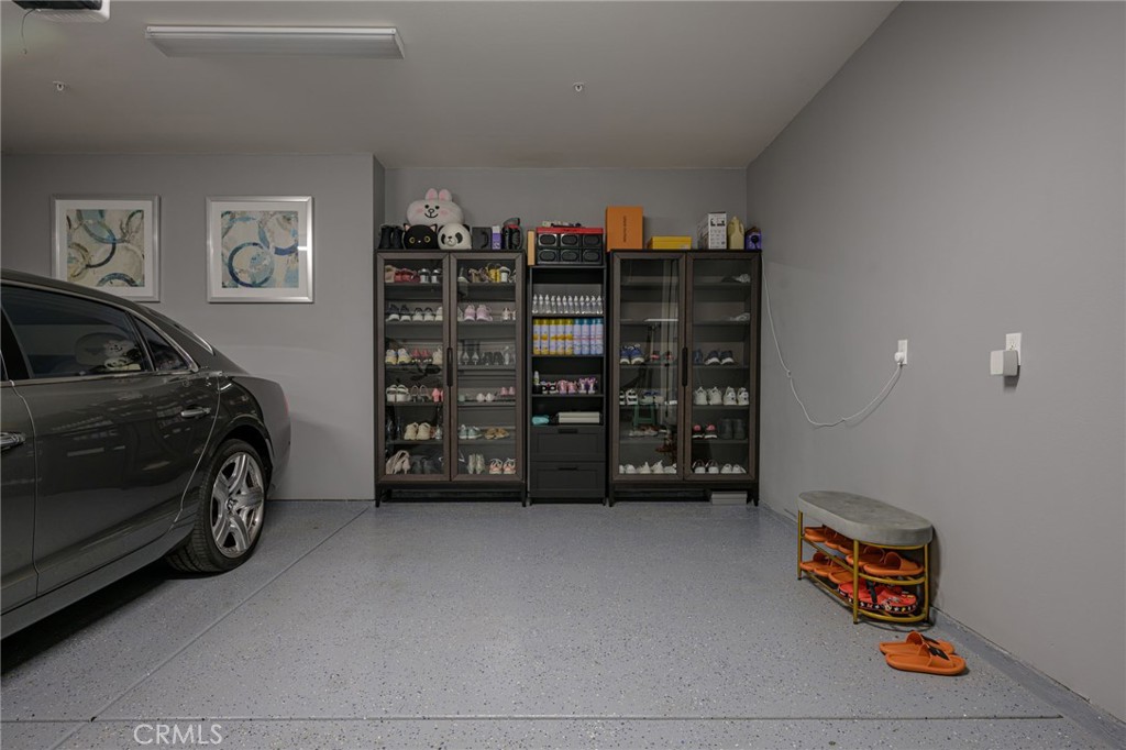 16009 Gardenhouse Avenue