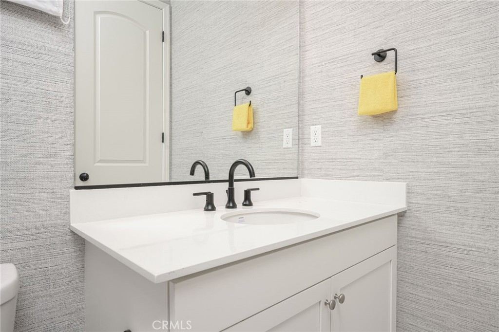 16009 Gardenhouse Avenue