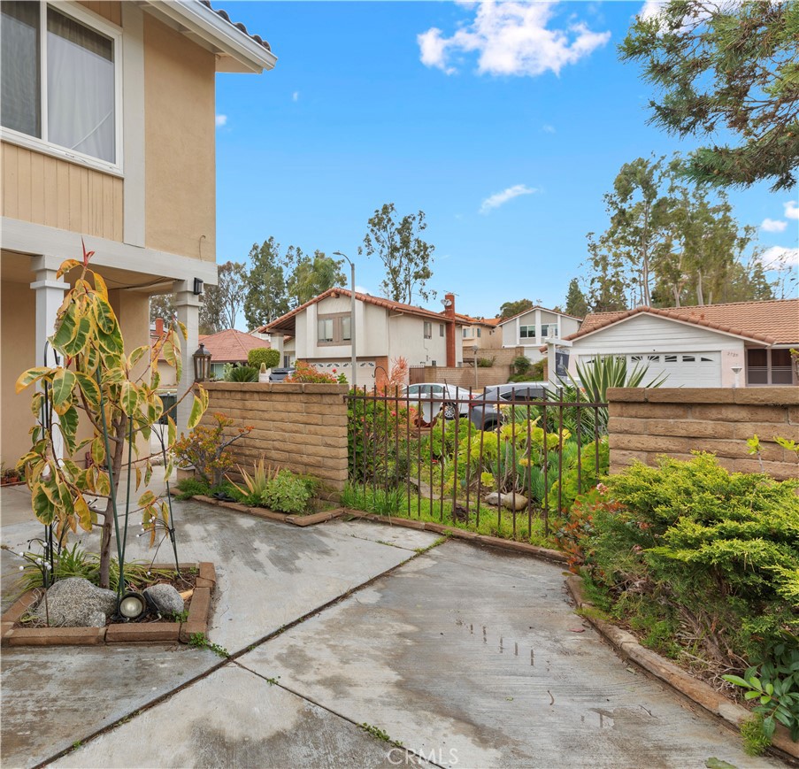 2728 Bayberry Way