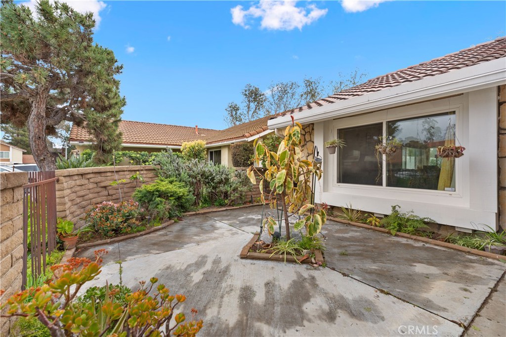 2728 Bayberry Way