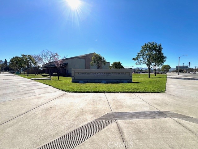 809 N Mountain View Avenue