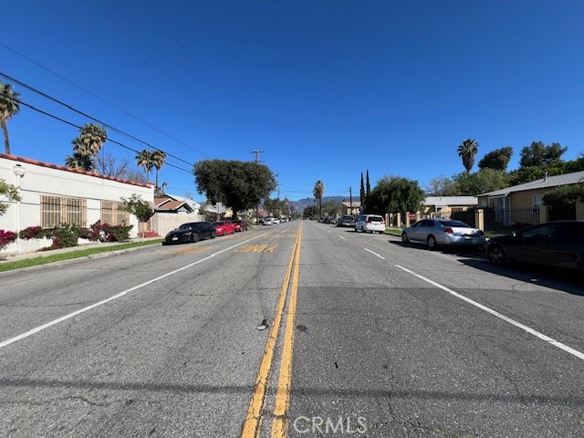 809 N Mountain View Avenue