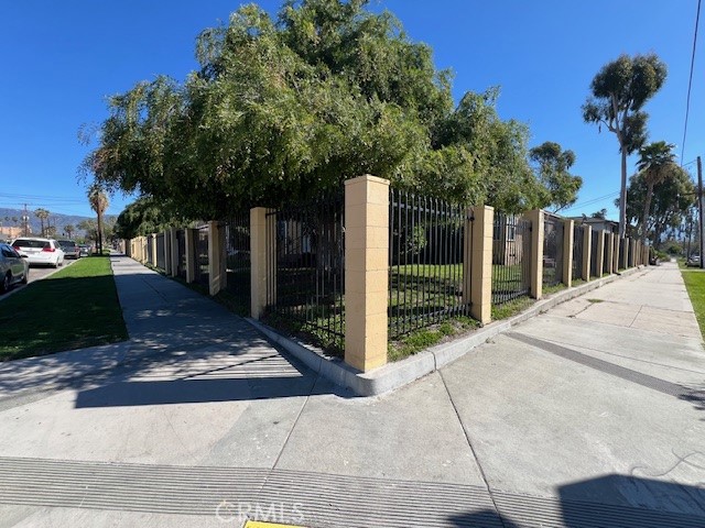 809 N Mountain View Avenue