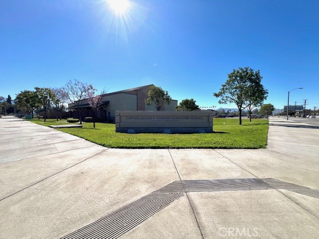 809 N Mountain View Avenue