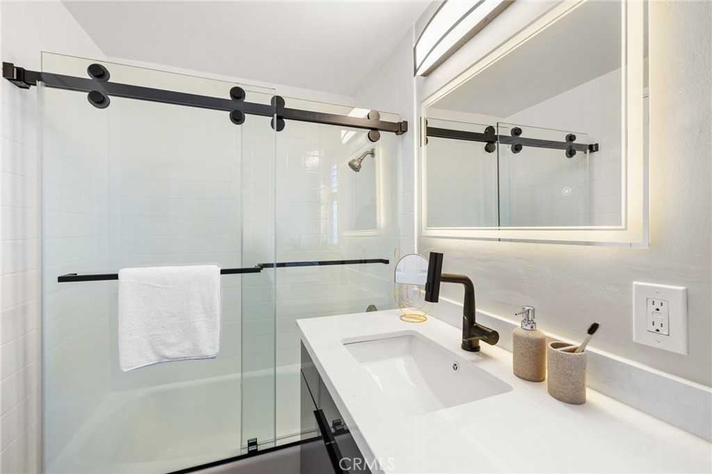401 W 5th Street 3B