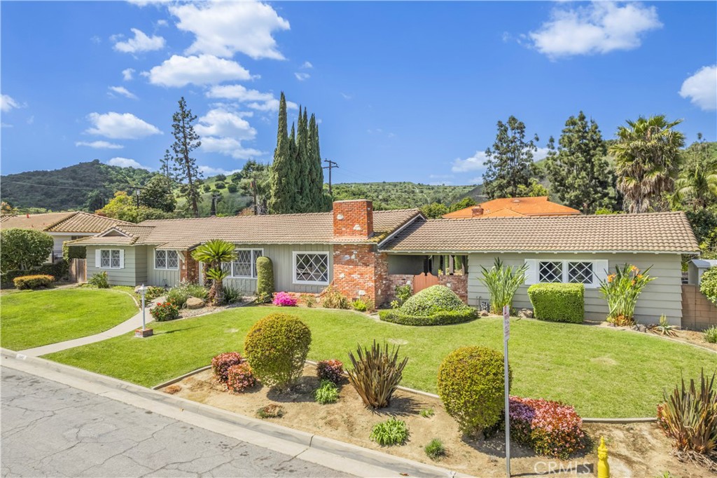 1441 Ameluxen Avenue