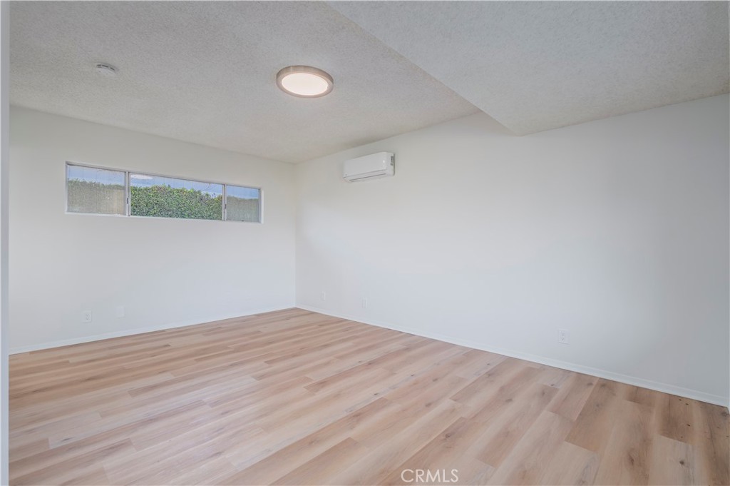 1441 Ameluxen Avenue