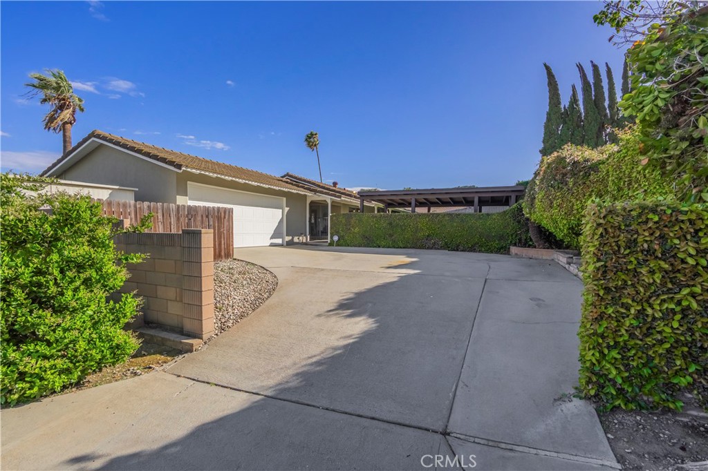 1441 Ameluxen Avenue