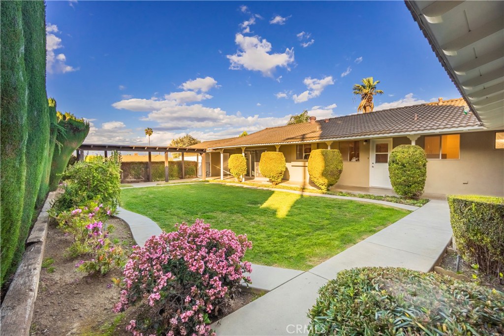 1441 Ameluxen Avenue